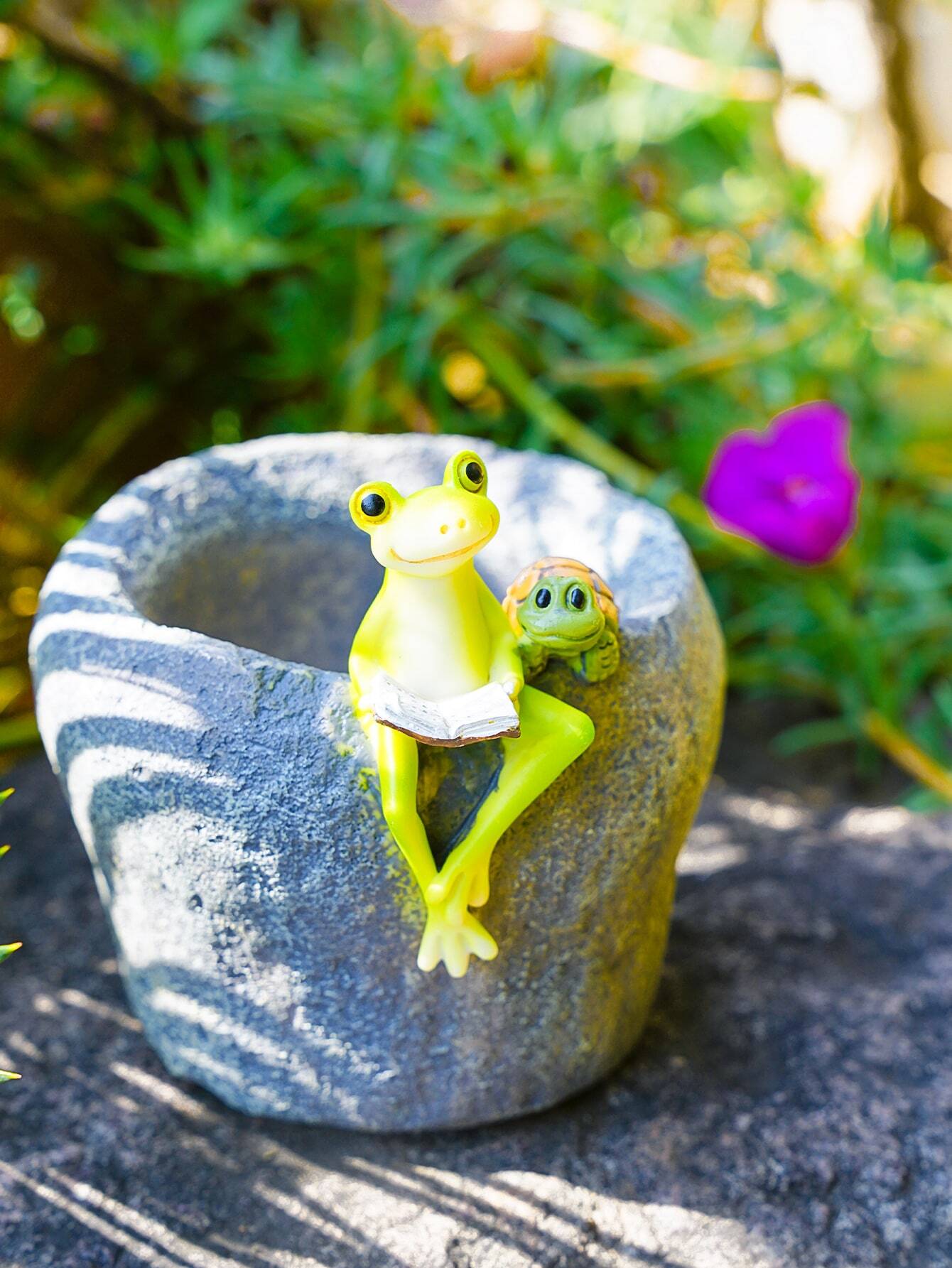 1pc ABS Garden Decoration Craft, Frog & Stone Design Garden Ornament For Outdoor