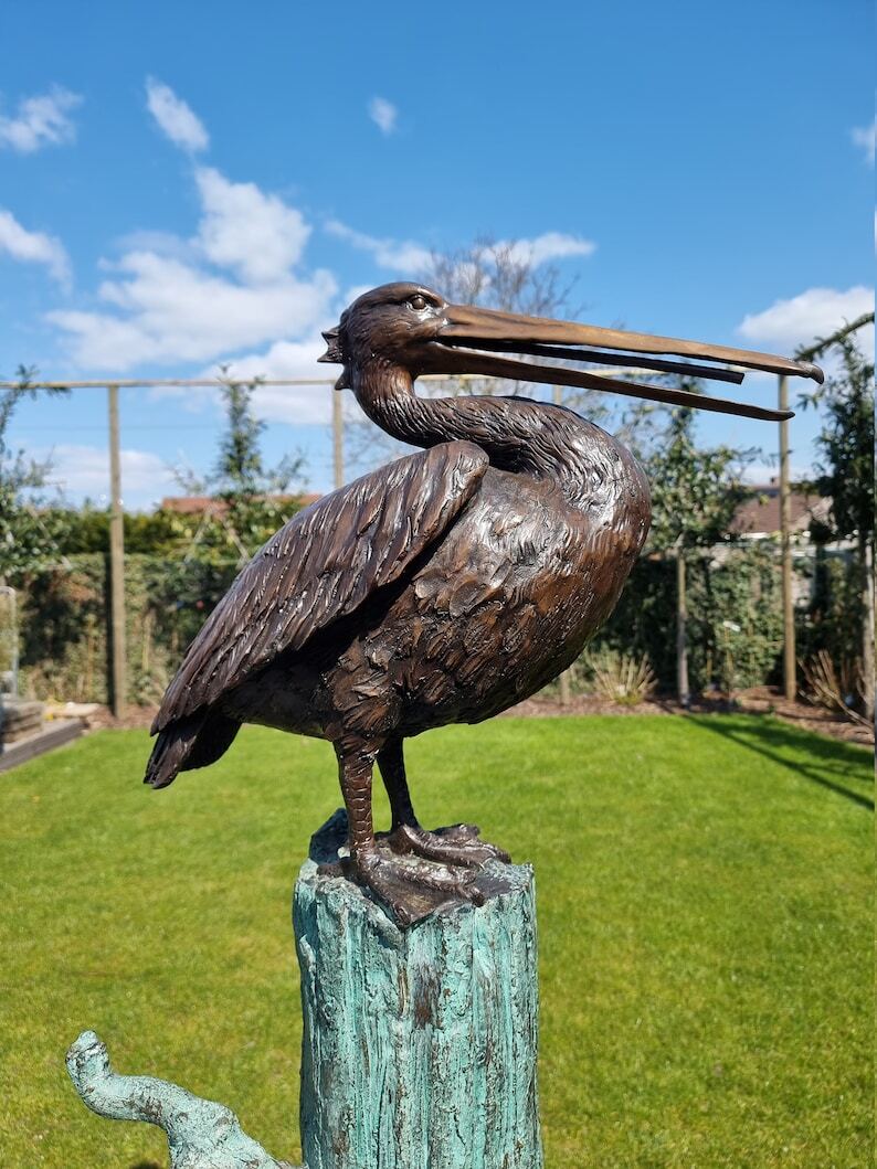 Life-size Pelican - Bronze fountain - Bronze garden sculptures - Lawn art