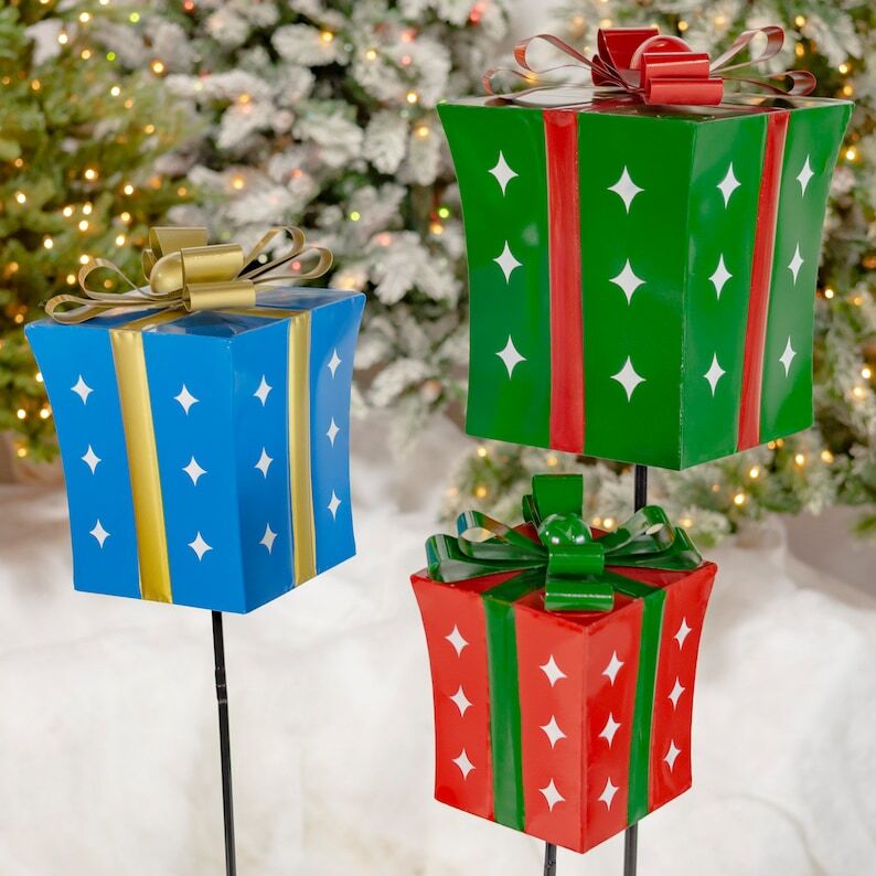 Set of 3 Assorted Christmas Gift Boxes with Twinkle Stars Iron Garden Stakes
