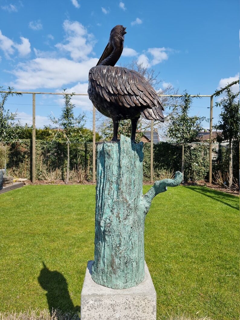 Life-size Pelican - Bronze fountain - Bronze garden sculptures - Lawn art