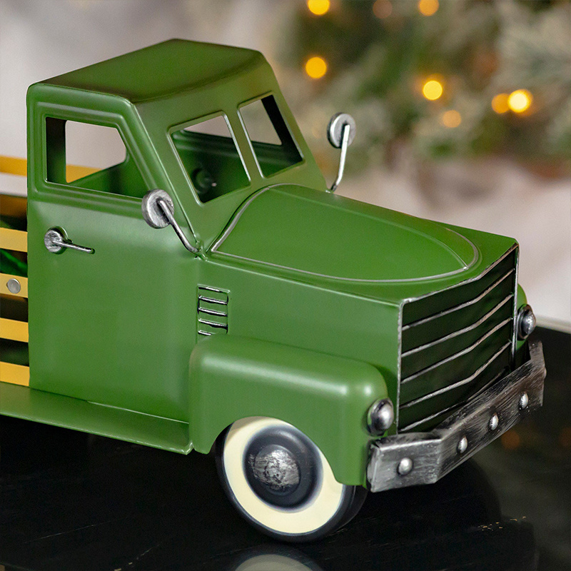 Small Truck with Christmas Tree in 2 Color Options