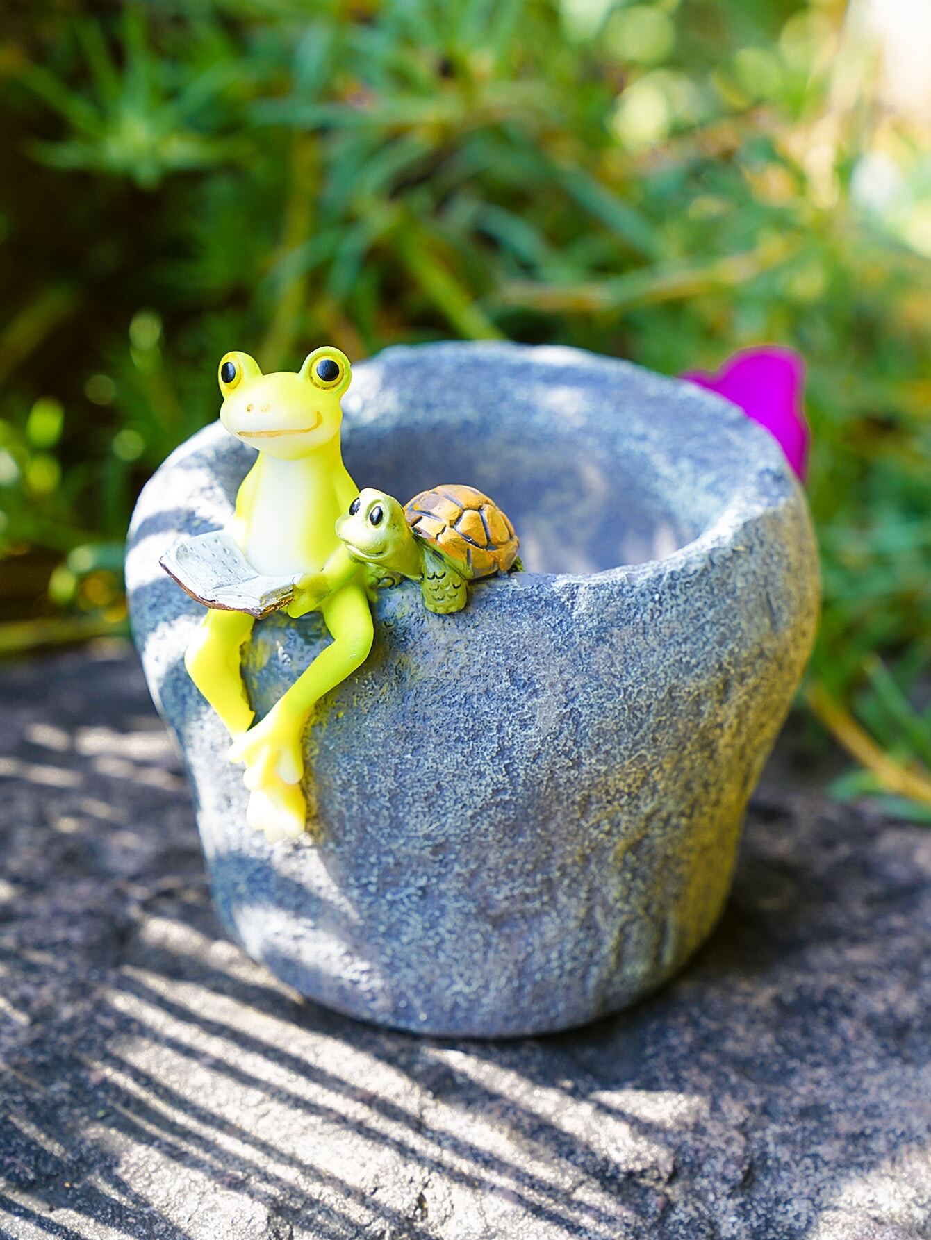 1pc ABS Garden Decoration Craft, Frog & Stone Design Garden Ornament For Outdoor