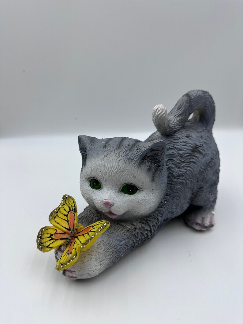 Garden Solar Light Cat,Solar Outdoor LED Lights,garden deco,Cute Butterfly Animal Statue,Suit for Patio Balcony,gifts for mom, dad,friends