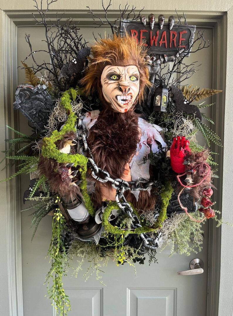Spooky Werewolf Halloween Wreath