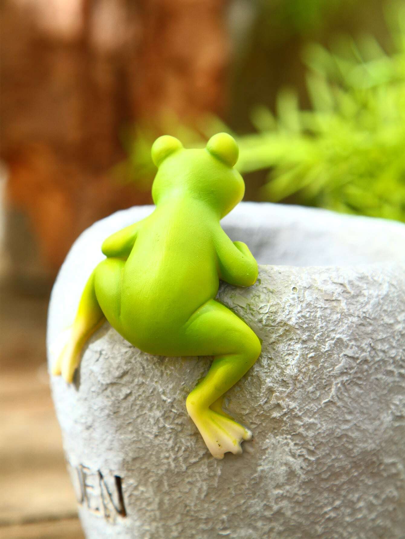 1pc ABS Garden Plant Pot, Creative Frog & Stone Design Flowerpot For Outdoor