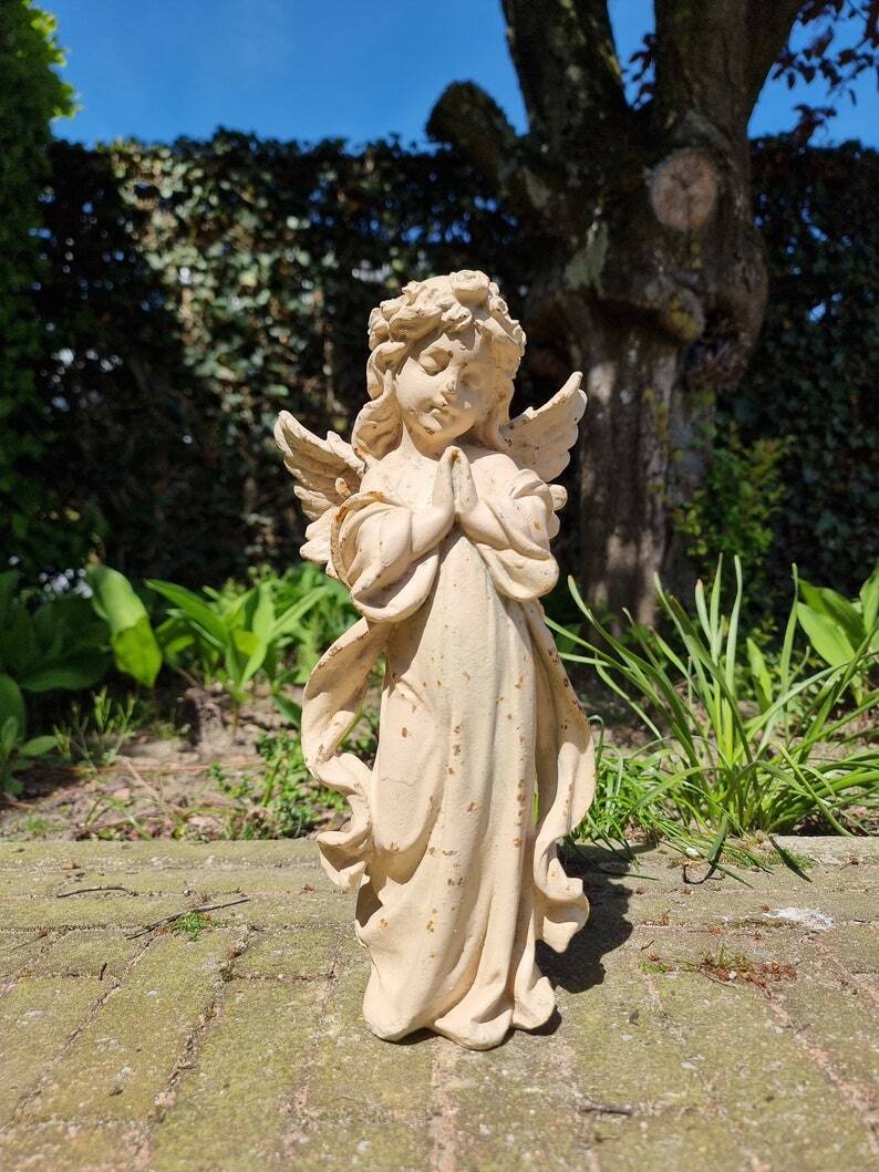 Praying Angel figurine - Cast iron Angel - Cast iron fairy  - Garden and patio statue