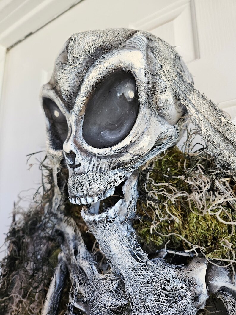 Halloween Alien Skeleton Terror Decor
