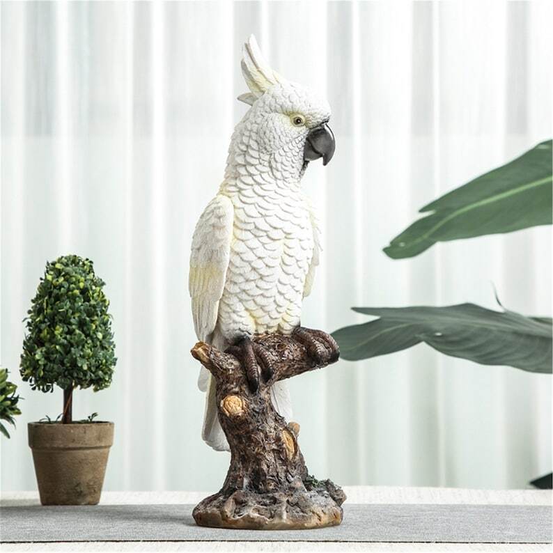 Parrot on Stump Statue Parrot Tree Hugger Garden Figurines Resin Lifelike Tropical Bird Sculptures for Patio Lawn Yard
